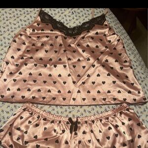 New woman’s sleep top and bottoms